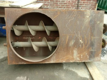 Screw feeder