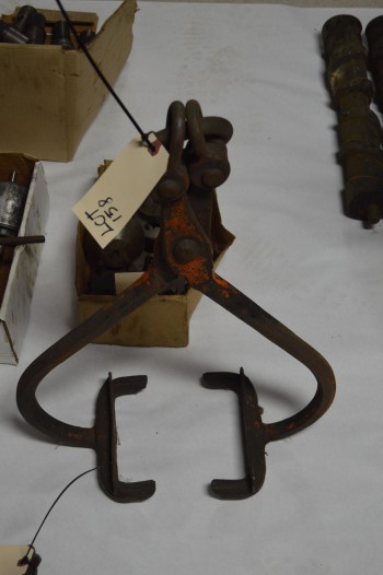 Lifting hook