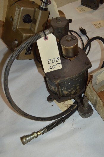 Cylinder for pneumatic Vise