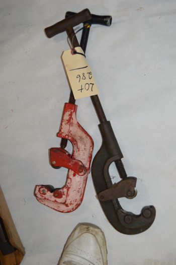 Pipe cutters