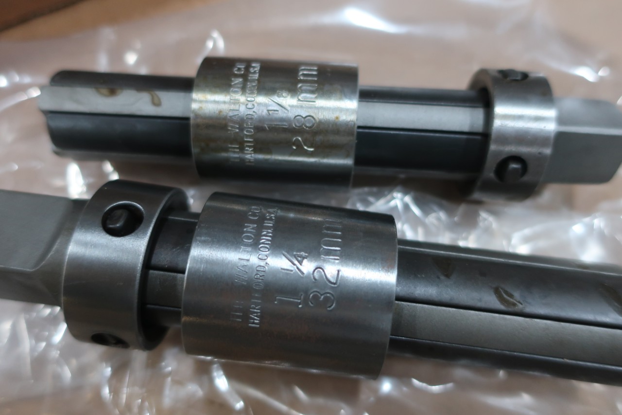 15 ASSORTED SIZE WALTON TAP EXTRACTORS. STYLE 4 FLUTE, SIZES (1' 1/2'in