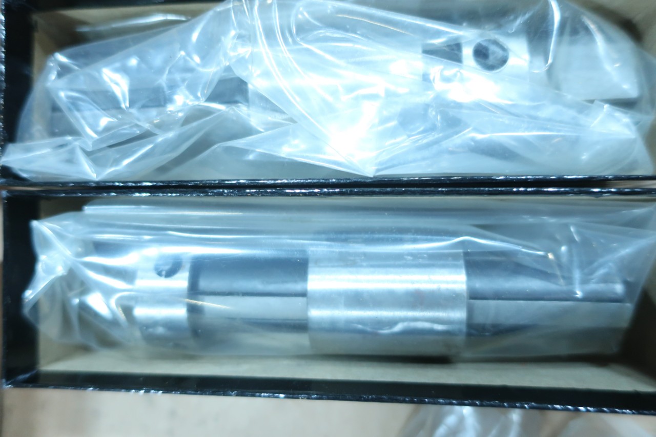 15 ASSORTED SIZE WALTON TAP EXTRACTORS. STYLE 4 FLUTE, SIZES (1' 1/2'in