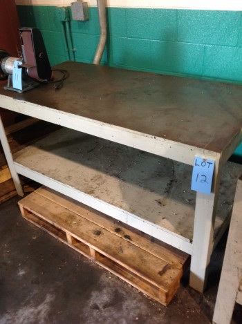 Steel table 5\'x 2.5\' w/ 1/2\