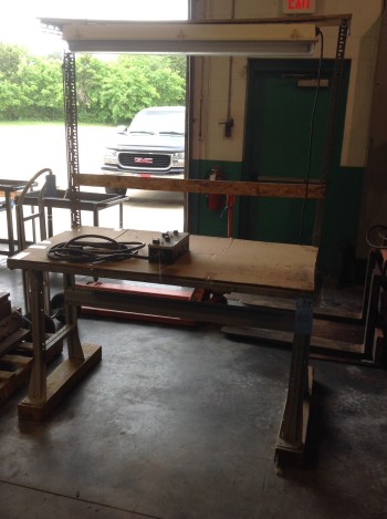 Lighted work bench 3.5ft x 5ft