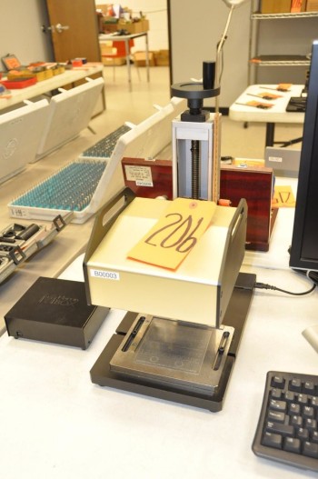 MARKIN BOX Pin Marker