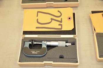 MITUTOYO 0 - 25mm Flange Type Micrometer
