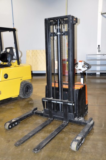 PRESTO 3,000-Lbs. Pallet Stacker