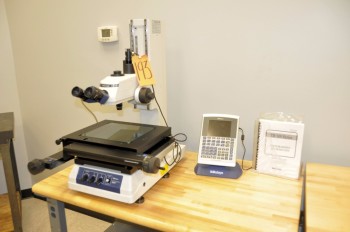 MITUTOYO TM-500 Series Toolmaker\'s Microscope