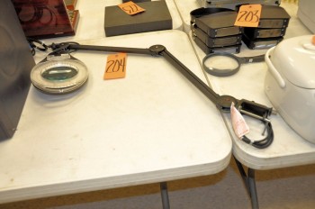 Magnifying Lamp