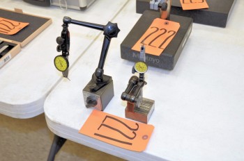 Lot-(1) TESATAST and (1) MITUTOYO Dial Indicators