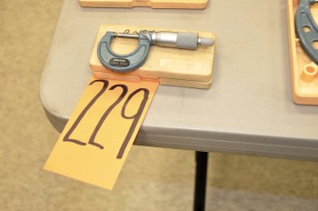 MITUTOYO 0 - 25mm Micrometer