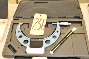 MITUTOYO 175 - 200m Micrometer