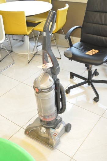 HOOVER WINDTUNNEL Vacuum