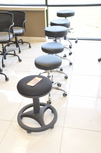 Lot-(6) Office Stools