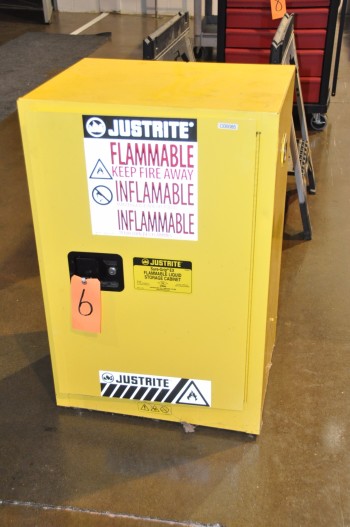 JUSTRITE SURE-GRIP EX Safety Cabinet