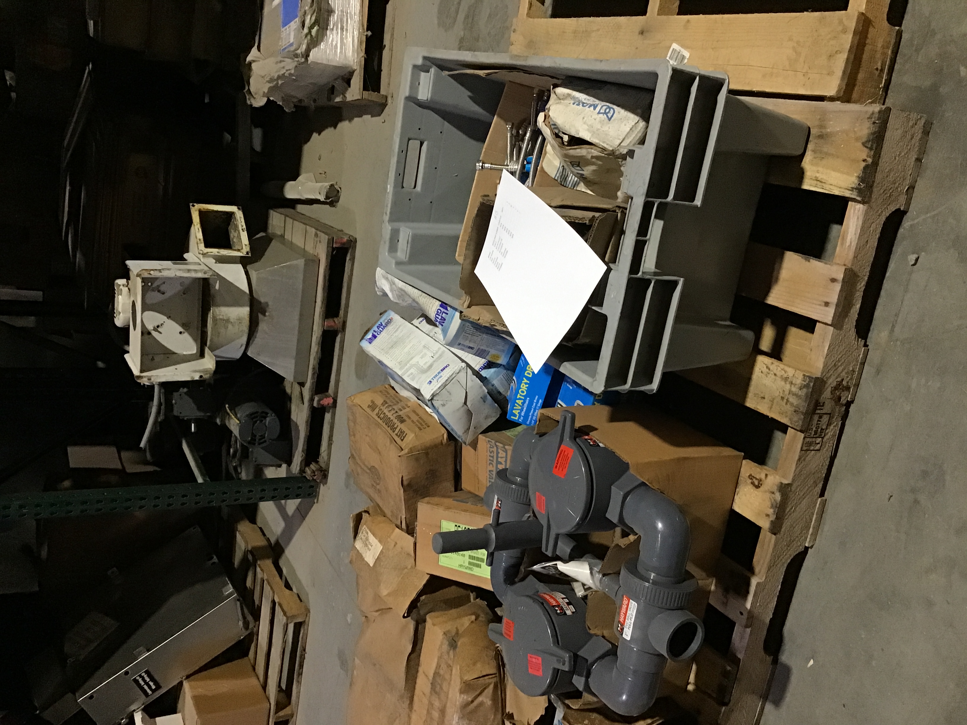 SURPLUS OF PLUMBING HOT WATER HEATERS, VALVES & FIXTURES - QTY 19