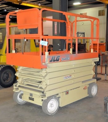 JLG MODEL 2646E2, 4,200-LB x 26' Max Height Capacity, Electric Manlift Platform