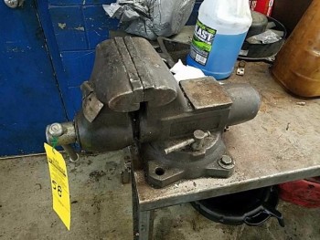 Bench vise model 1765 6th and a half in jaw made