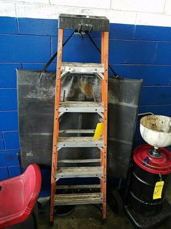 Husky 6 foot fiberglass ladder
