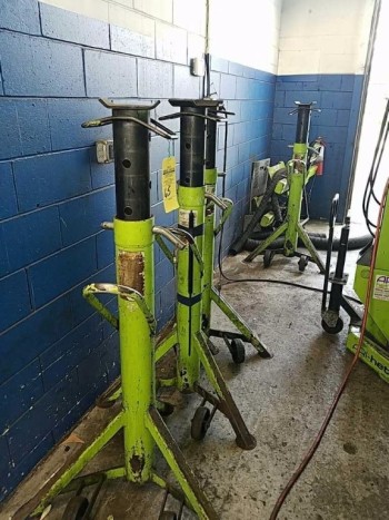 Set of four hetra Mobile support stands
