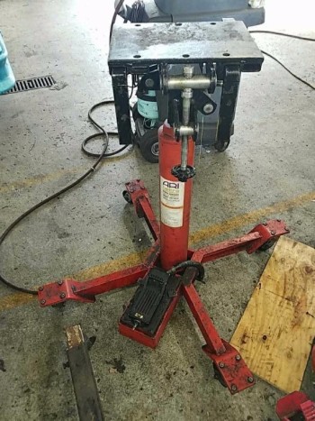 Petra transmission jack