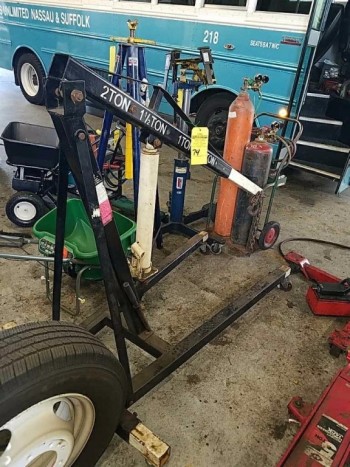 2-ton engine hoist