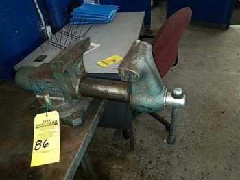 Model number 1765 6 1/2 inch jaw bench vise made