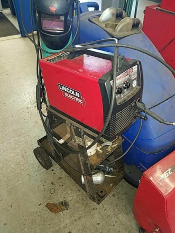 Lincoln Electric welder on cart
