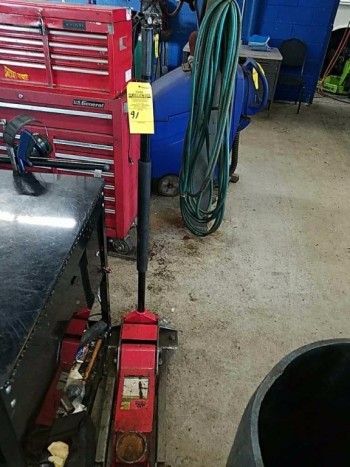 Mac eight and a half ton floor jack