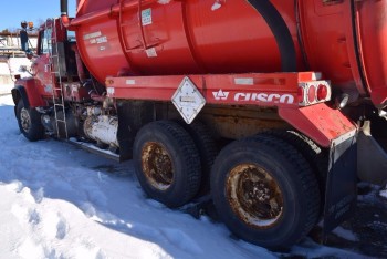 1987 FORD L8000 VIN 1FDYW82A0HVA67326 7.8L 68256KM 2500 HOURS DIESEL VAC TRUCK