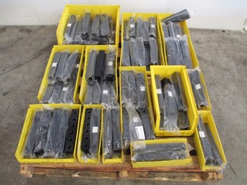 LOT OF ASSORTED POLYCONN ALUMINUM MANIFOLDS PCM30-375-06BW
