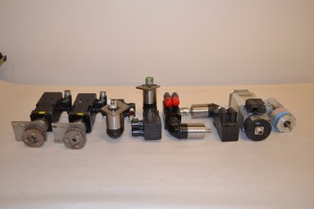 LOT OF 8 ASSORTED SERVO MOTORS
