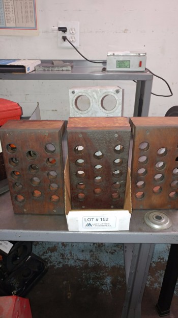 Wood keepers for R8 tool holders