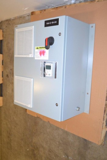 ABB ACH550 AC MOTOR DRIVE 480V 15HP