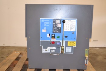 CUTLER-HAMMER DS840 4000A BREAKER