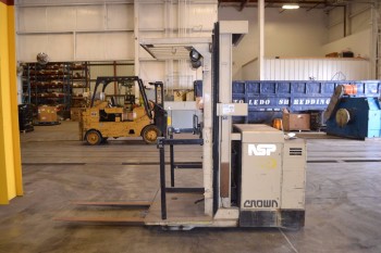 CROWN 30SP42TT-S ORDER PICKER 3000LB
