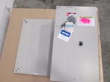 ELECTRICAL CABINET WITH CUTLER HAMMER BREAKER AND MTE LINE REACTOR