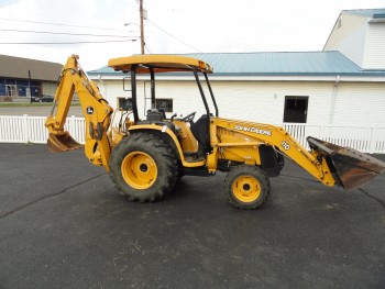 John Deere 110 Backhoe & Loader 4 x 4 drive-564 hours-Premier Condition