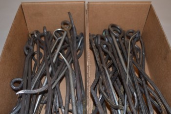 LOT OF ASSORTED CURVED PICKS