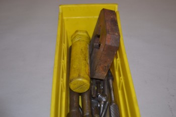 LOT OF ASSORTED TOOLS