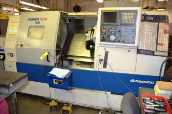1998 Daewoo CNC Lathe with Space Saver 2003 S/N 201340 Model Puma 230