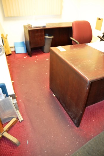 LOT - Desk/Credensa/Chair