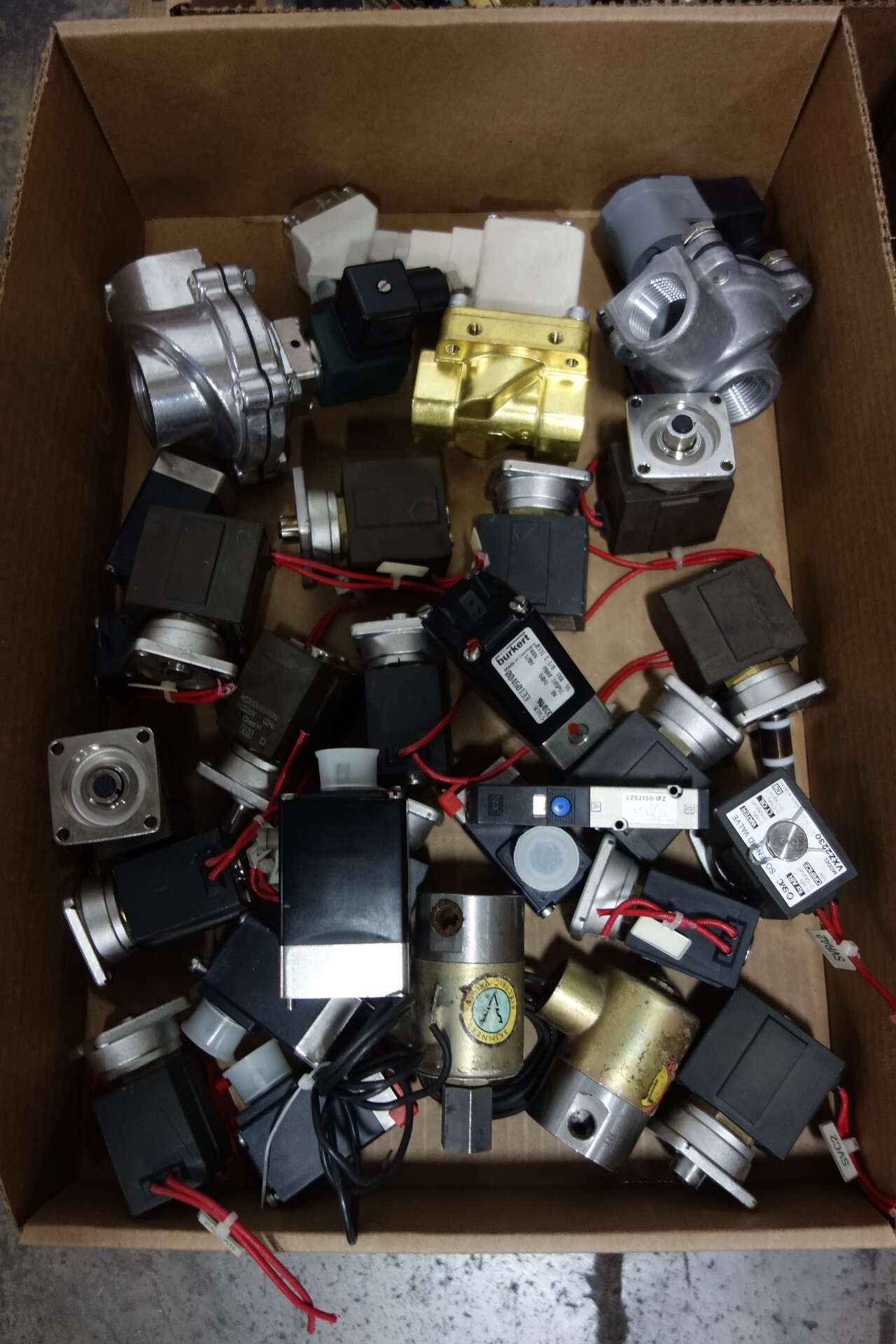 PALLET OF ASSORTED SOLENOID VALVES For Sale | Aucto