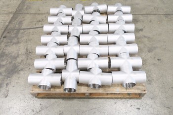 1 PALLET OF 4IN 4-WAY PICOR FOOD GRADE PIPE FITTINGS, SCH 5S, 304SS