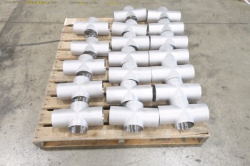 1 PALLET OF 4IN 4-WAY PICOR FOOD GRADE PIPE FITTINGS, SCH 5S, 304SS