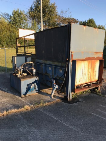 Pallet Crusher, Hydraulic ,Located outside,