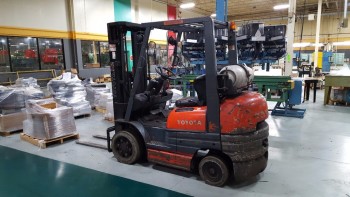 Toyota 4900lb cap. Fork Lift model 42-6F6CU25, s/n:78845, LP, Side shift