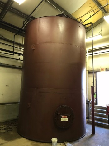 Bulk oil storage tanks,(4) available