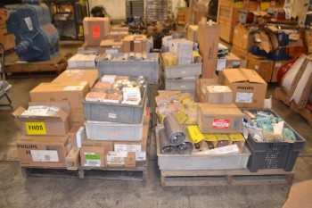 4 PALLETS OF ASSORTED LIGHTING