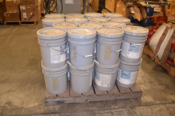 LOT OF SHERWIN WILLIAMS ACRYLIC AND PRIMER/FINISH